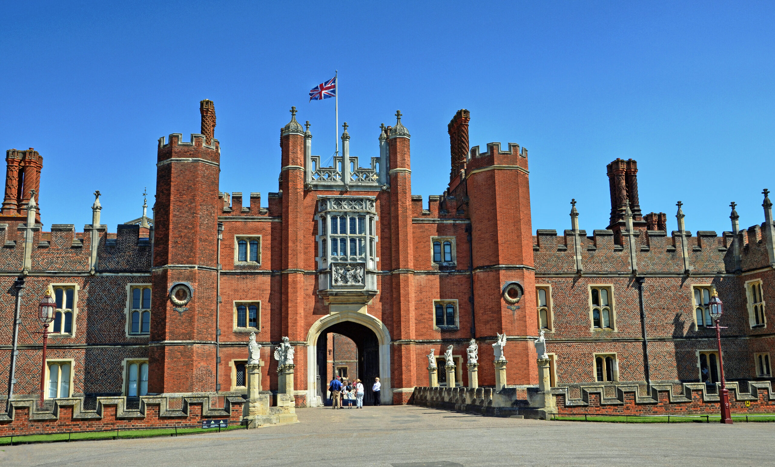 hampton-court-1 Hampton Court Palace