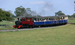 whipsnade-zoo-train Train ride at Whipsnade Zoo
