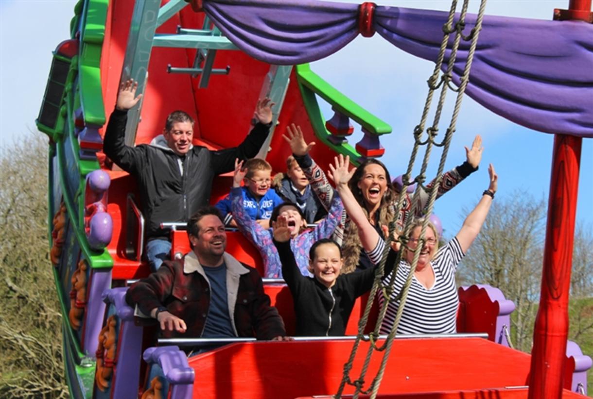 woodlands leisure park boat swing Woodland Leisure Park boat swing