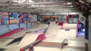 Revolution - Skateboard / BMX / Climbing wall
