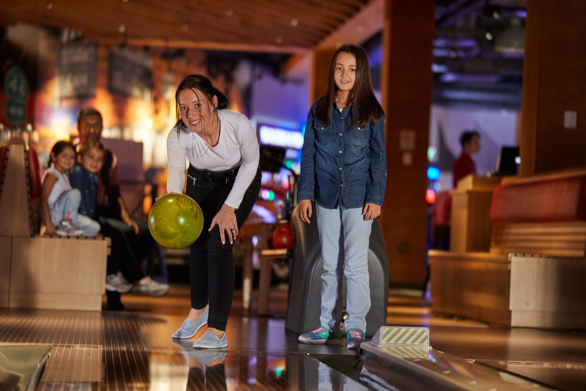 Bowling arcade games