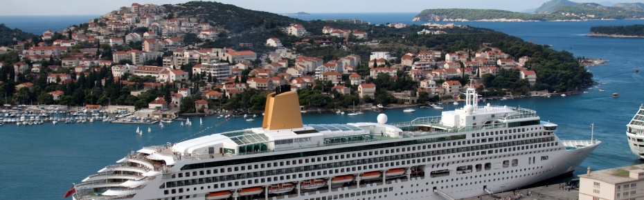 Cruise holiday ship