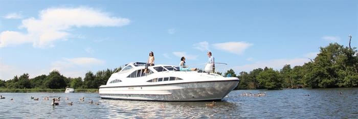Hoseasons Norfolk Broads Boating Holidays