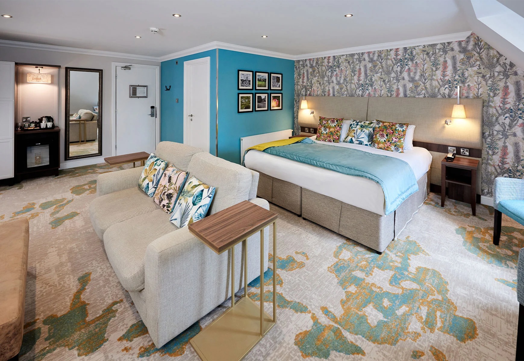Warner Leisure Hotels accommodation and grounds
