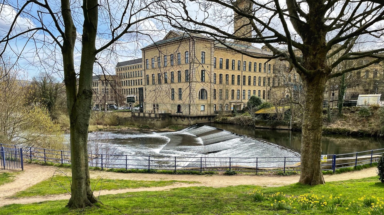 Saltaire & Salts Mill