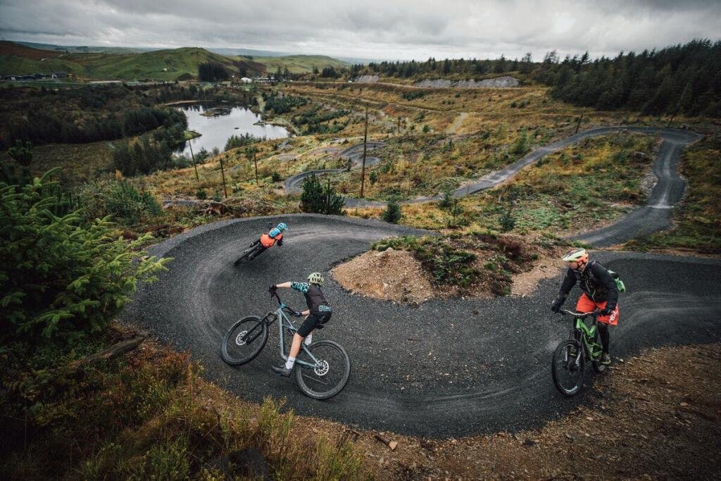 Mountain bikers riding the forest trails at Bwlch Nant yr Arian