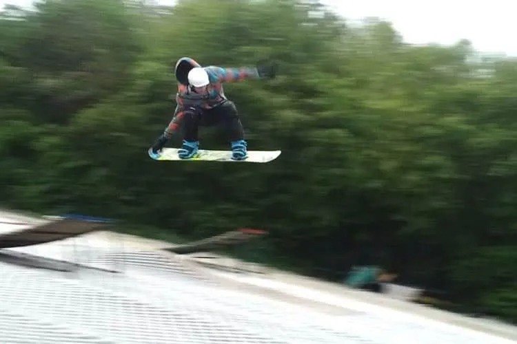 Beginner skiing lesson at Cardiff Ski and Snowboard Centre
