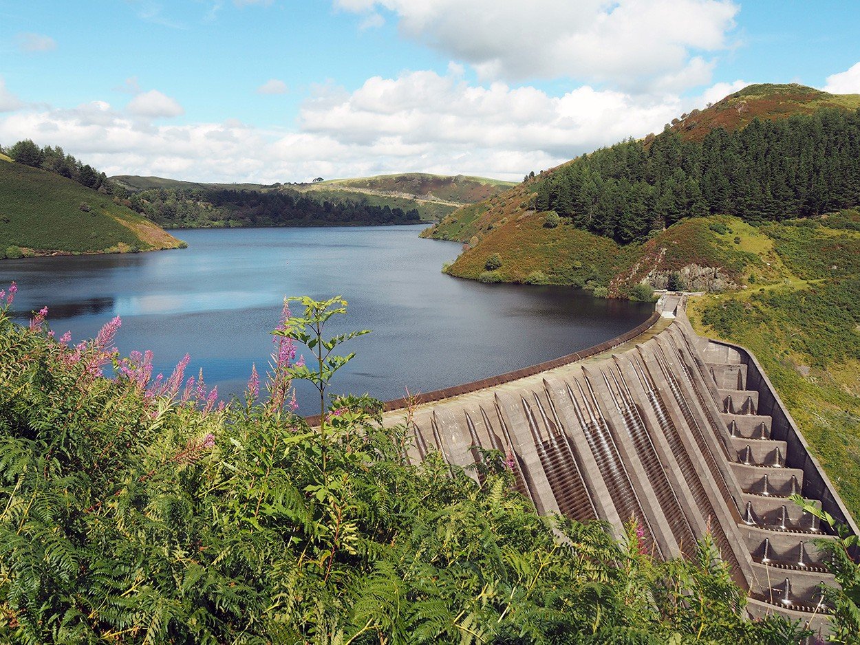 The concrete Clywedog Dam near Llanidloes