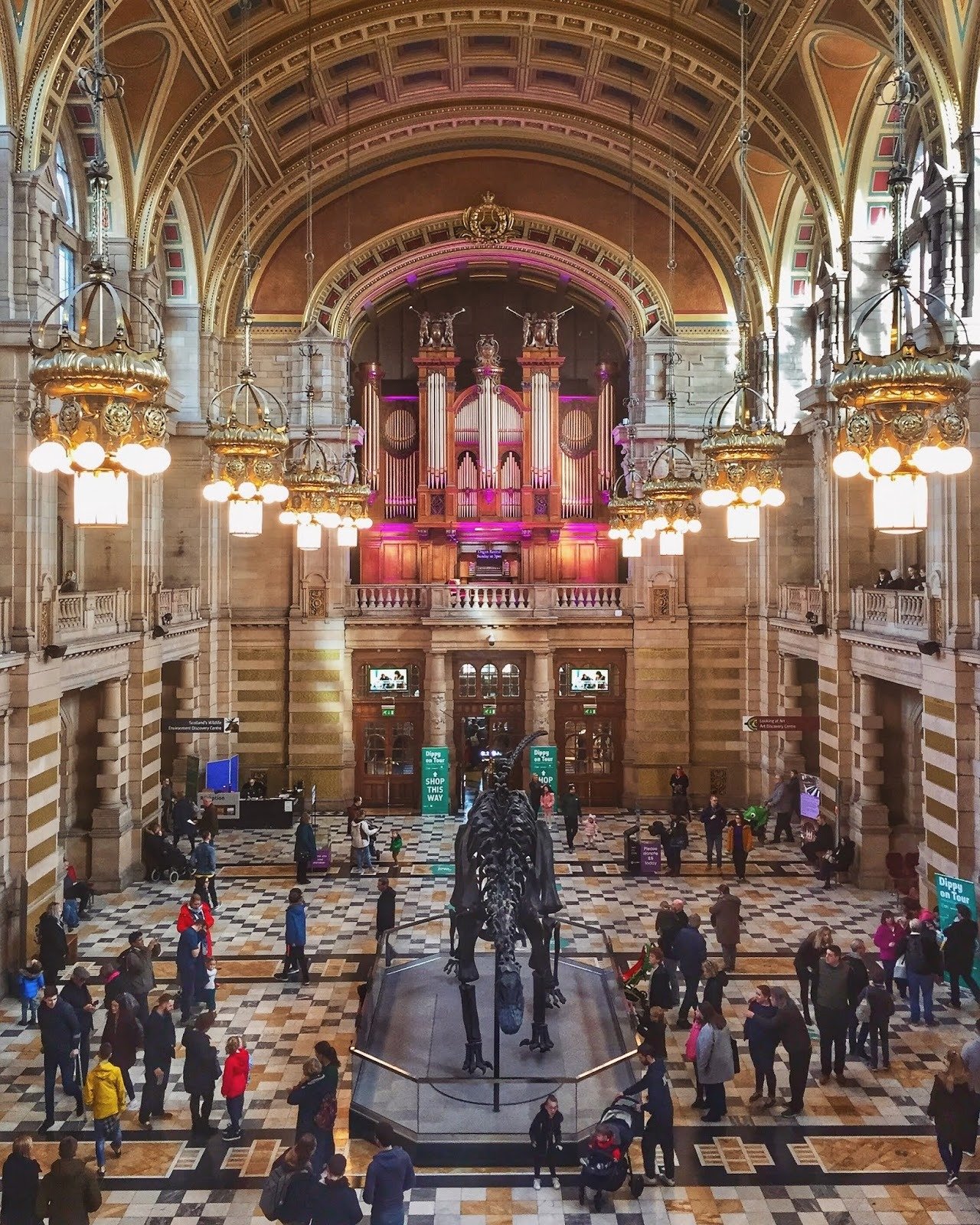 Central hall and organ at Kelvingrove Museum