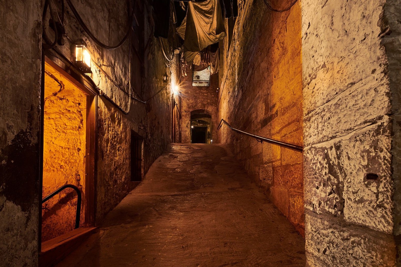 Underground close beneath Edinburgh’s Royal Mile