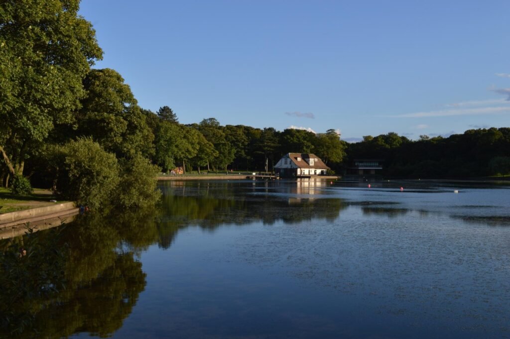 Carr Mill Dam, St Helens – Walks, Wildlife & Visitor Guide