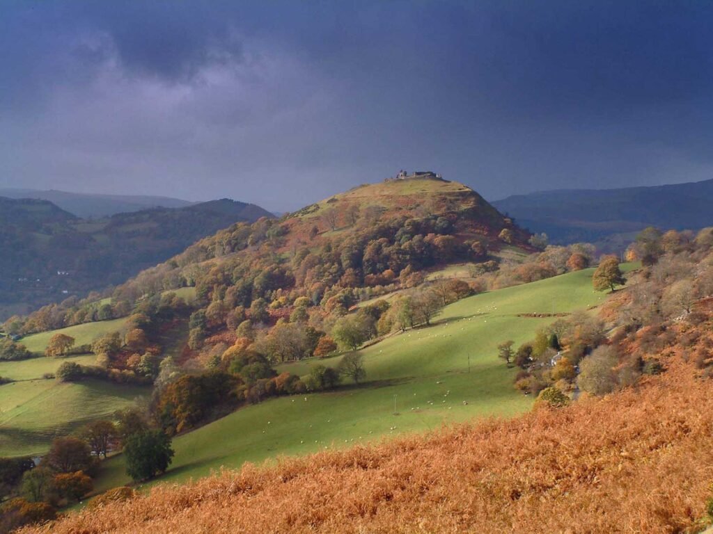 Castell Dinas Brân, Llangollen – Walk, Ruins & Visitor Guide
